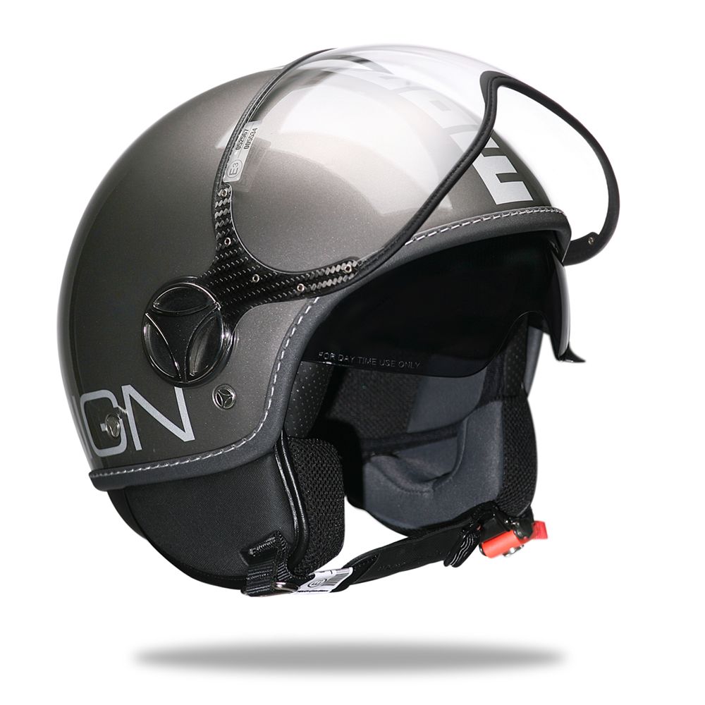 MOMO DESIGN Fighter Titanium